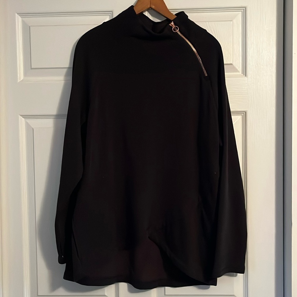 Earth Yoga size XL sweatshirt.